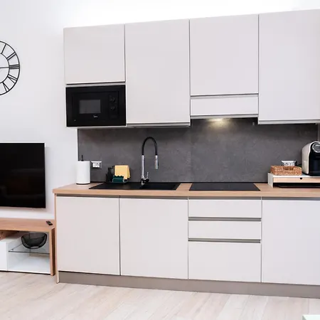 Thelma House - Lovely Near Tiburtina Station Appartement *